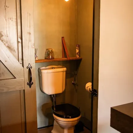 Holiday home Landgoed Versteegh Nabij Heerlijkheid Marienwaerdt *