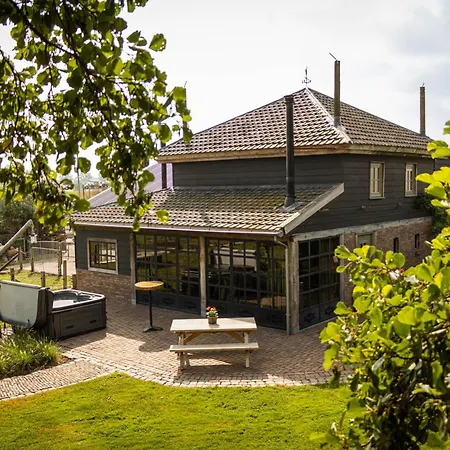 Landgoed Versteegh Nabij Heerlijkheid Marienwaerdt