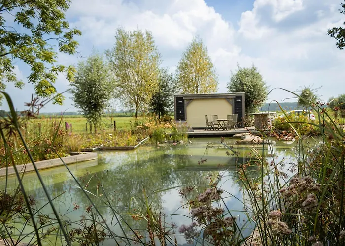 Semesterbostad Landgoed Versteegh Nabij Heerlijkheid Marienwaerdt Beesd